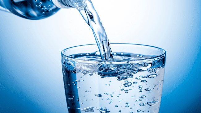 beba agua